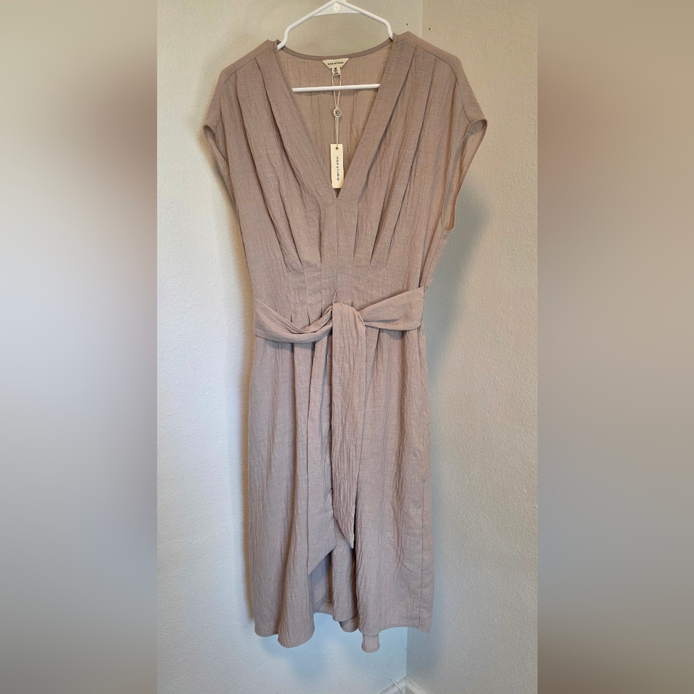 Vintage Max Studio Chic Taupe Midi Dress with Belt